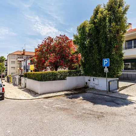 Vakantiehuis Private Pool, Garden&EV Parking in Alvalade - Lisbon Lissabon